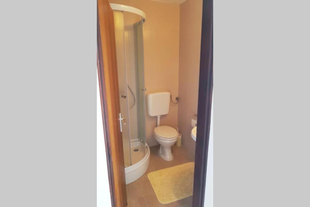 Apartment Vesna For 2, Free Parking And Wi-Fi Pula Exterior photo